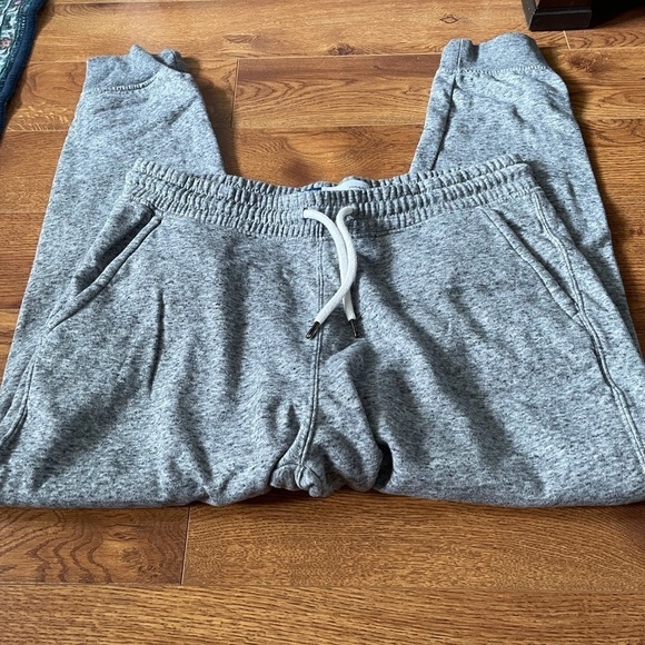 Old Navy gray jogger sweatpants in size L - Picture 1 of 3